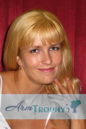 54825 - Elena Age: 32 - Russia