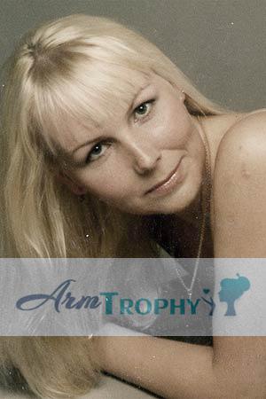 106654 - Ksenia Age: 40 - Russia