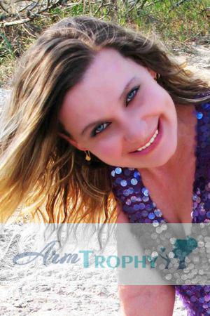 107250 - Elena Age: 45 - Ukraine
