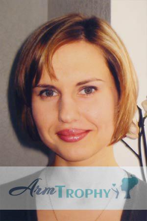 114254 - Larisa Age: 37 - Russia