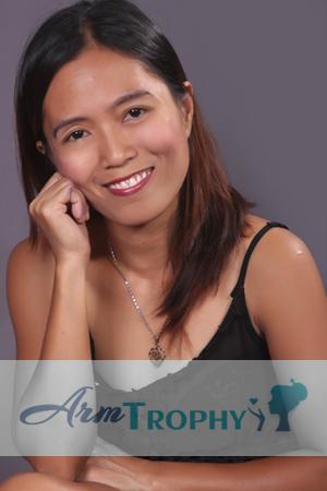 115553 - Erlinda Age: 40 - Philippines