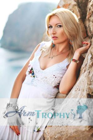 142137 - Larisa Age: 44 - Ukraine