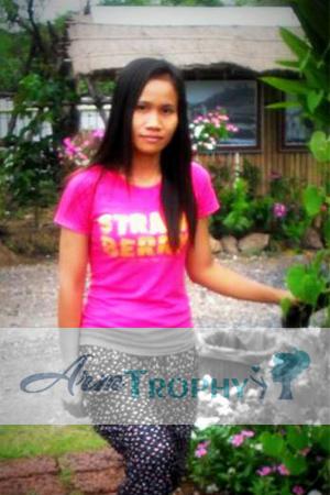 156420 - Duangjai Age: 46 - Thailand