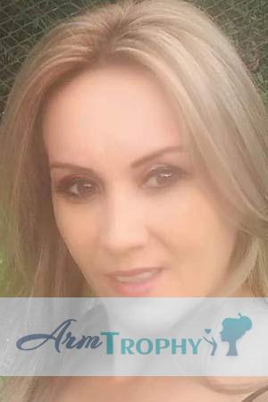 159594 - Ivonne Age: 51 - Costa Rica