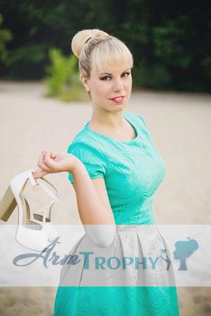 160999 - Ksenia Age: 36 - Russia
