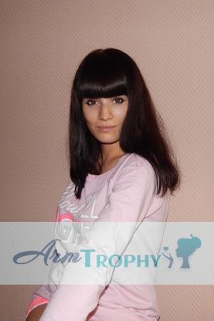 163043 - Alena Age: 33 - Russia