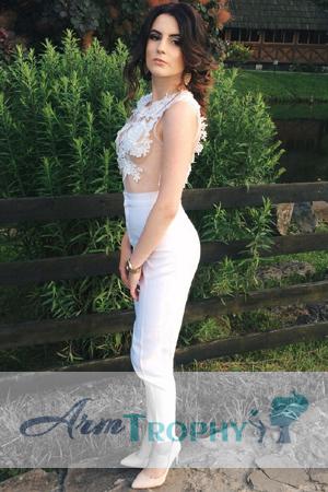 168041 - Mykhailyna Age: 27 - Ukraine