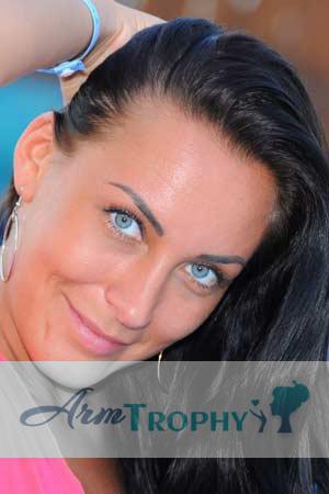175300 - Lyubov Age: 38 - Russia