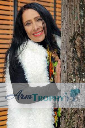 181317 - Adriana Age: 59 - USA