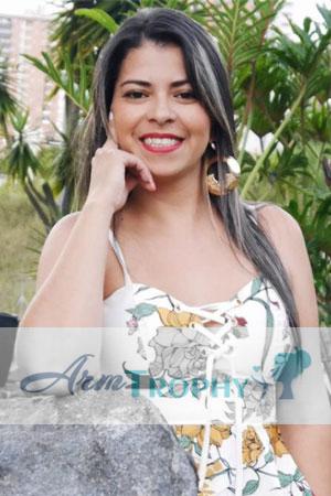 182534 - Laura Age: 38 - Colombia