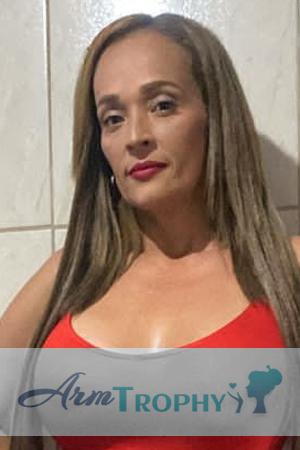 185725 - Yesenia Age: 44 - Costa Rica