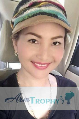 188969 - Puttharaporn Age: 49 - Thailand