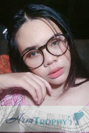 194674 - Nitchakun Age: 22 - Thailand
