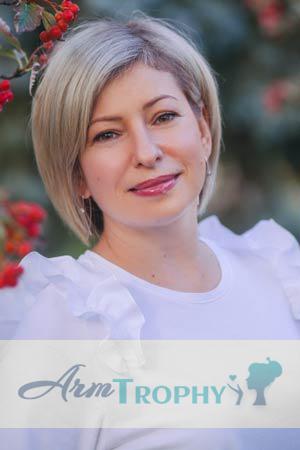 197713 - Alina Age: 47 - Ukraine