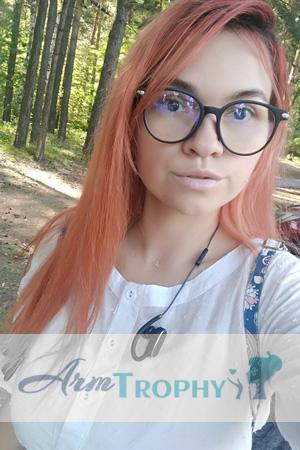 198275 - Elena Age: 32 - Russia