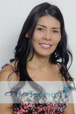 201284 - Paola Age: 32 - Colombia