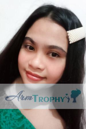 201433 - Joyce Age: 21 - Philippines