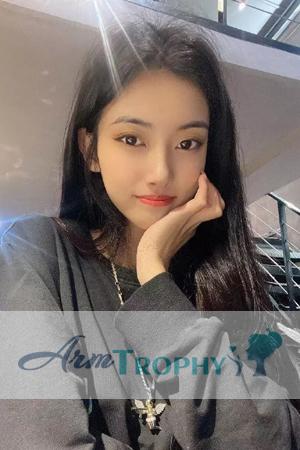 202583 - Jiayi Age: 21 - China