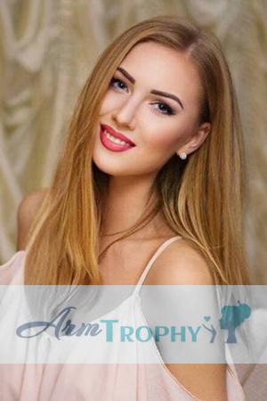 203329 - Oksana Age: 28 - Ukraine