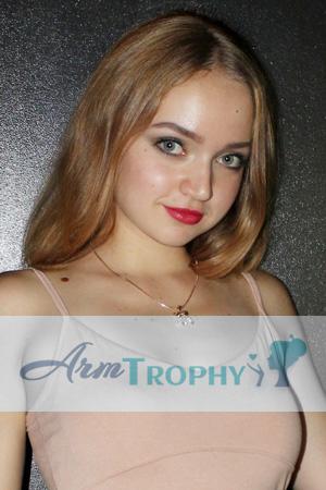 203972 - Victoria Age: 18 - Ukraine