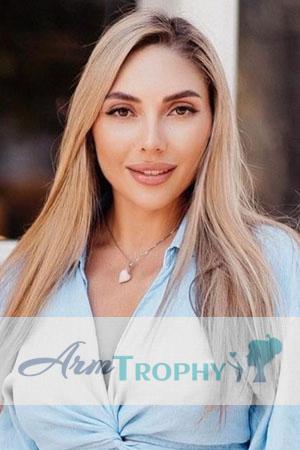 204241 - Yuliia Age: 34 - Ukraine