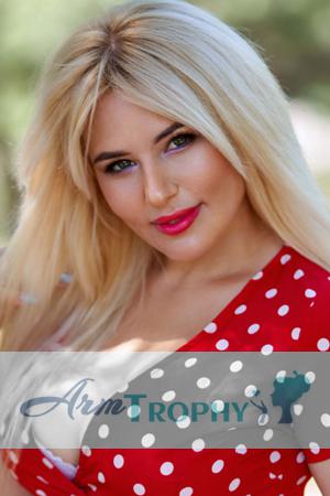 204264 - Anastasiia Age: 28 - Ukraine