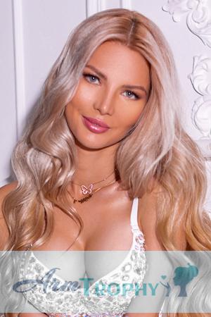 204975 - Milana Age: 27 - Russia