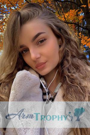 205490 - Yuliya Age: 19 - Belarus