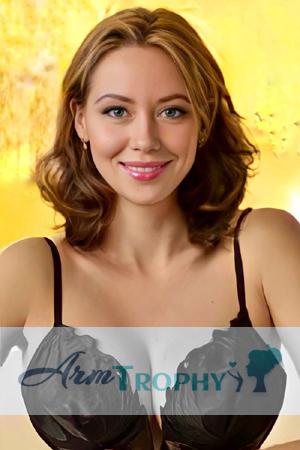 206059 - Darina Age: 27 - Russia