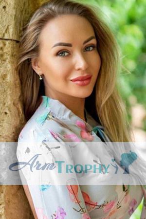 206633 - Uliana Age: 38 - Russia