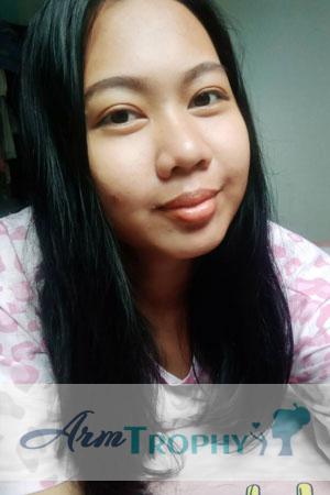 212417 - Somruethai Age: 30 - Thailand