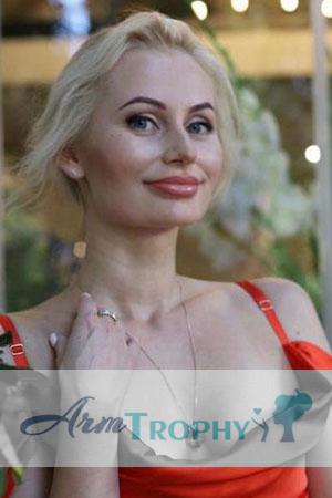 212613 - Yuliia Age: 42 - Ukraine