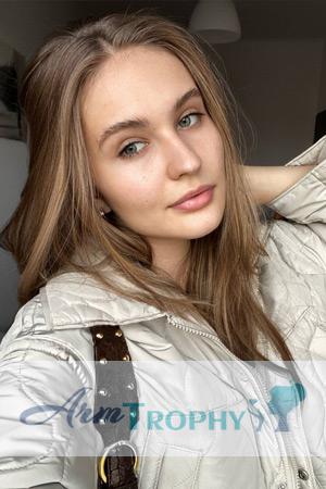 212628 - Anastasiia Age: 19 - Ukraine