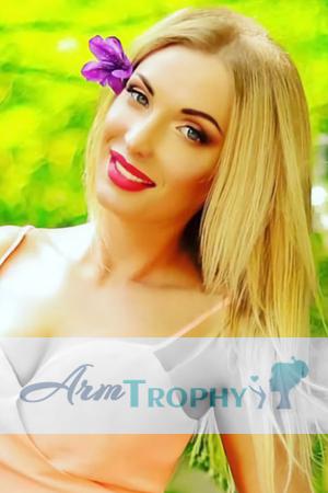 213933 - Yaryna Age: 33 - Ukraine