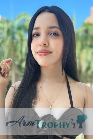 215116 - Daniela Age: 27 - Colombia