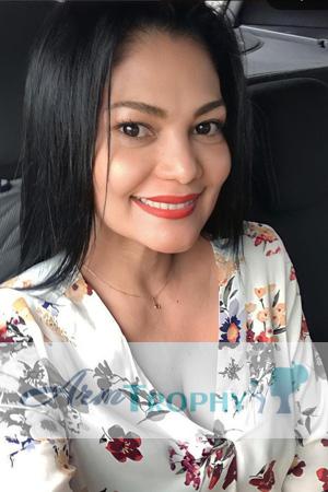 215857 - Isabel Age: 50 - Colombia