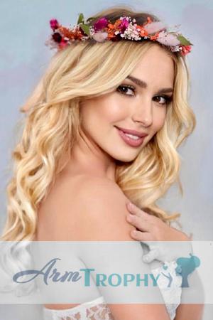 215989 - Elena Age: 23 - Ukraine