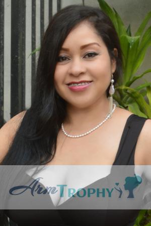 218664 - Yunitza Age: 45 - Peru