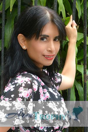 223037 - Elizabeth Age: 44 - Peru