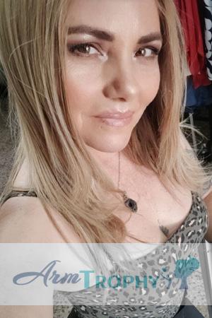 223113 - Maria Elizabeth Age: 51 - Costa Rica