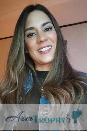 223221 - Maria Fernanda Age: 30 - Costa Rica