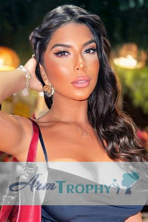 223651 - Isabela Age: 20 - Brazil