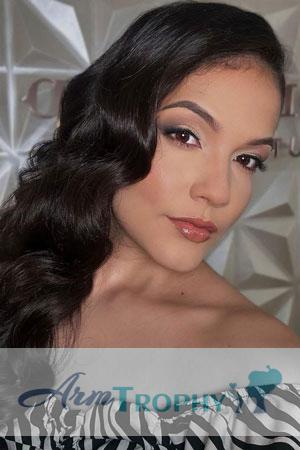 223714 - Laura Age: 21 - Colombia