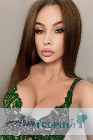 225052 - Anastasiia Age: 25 - Ukraine