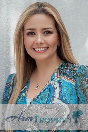 225509 - Paula Age: 50 - Colombia