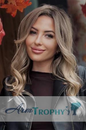 225765 - Yuliia Age: 37 - Ukraine