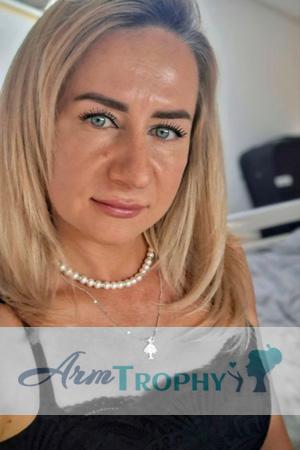 227186 - Viktoriia Age: 42 - Ukraine