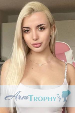 227347 - Daryna Age: 22 - Ukraine