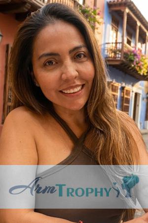 227430 - Karol Age: 43 - Colombia