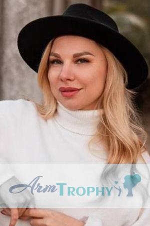 227490 - Yuliia Age: 37 - Ukraine